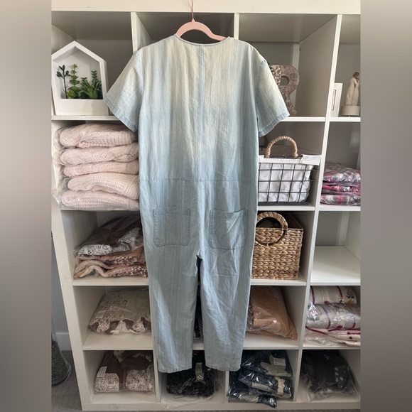 Women’s Rylee and Cruz Utility Jumpsuit size medium - Picture 4 of 4